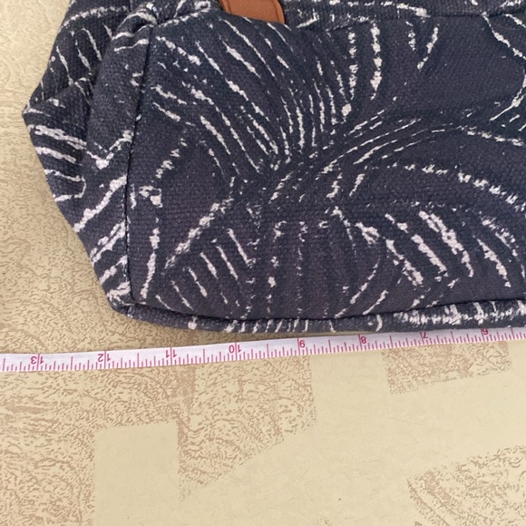 Lu & Elle NWT backpack w/ clip-in wallet (Beachly Exclusive) - Picture 9 of 9